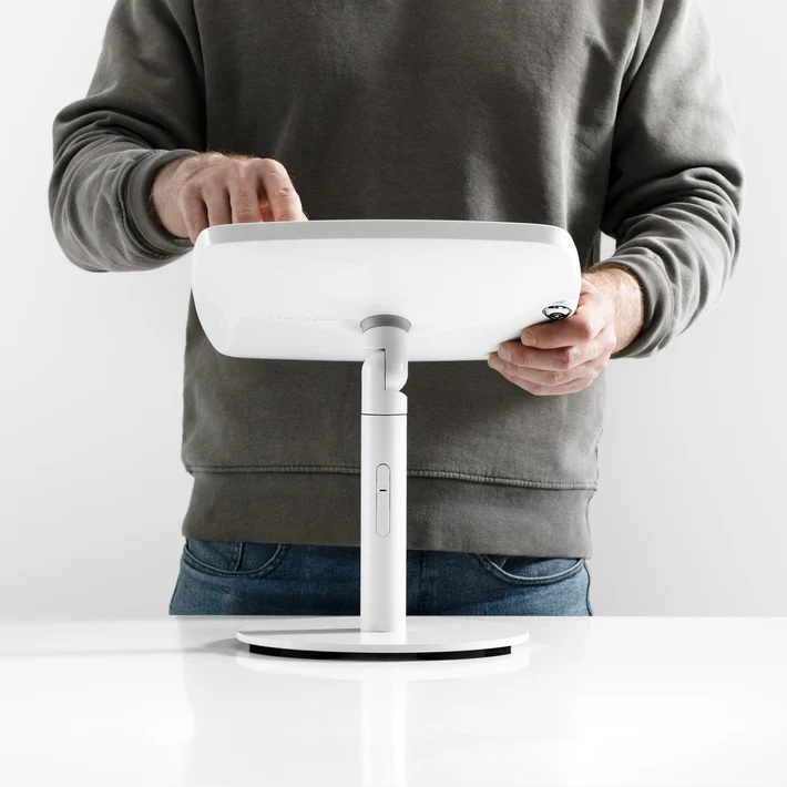 Tablet-Kasse mit Kabelmanagement und Drucker
