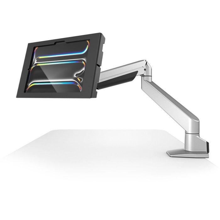 Seitenansicht der Compulocks Reach Apex Tischhalterung für iPad Pro 11 Zoll, montiert auf einem Schreibtisch.