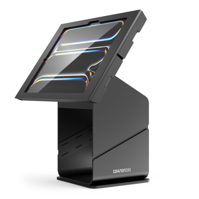 Seitenansicht des Compulocks Tablet-Druckerkiosks mit einem iPad Pro 13 Zoll im Einsatz, im modernen schwarzen Design.