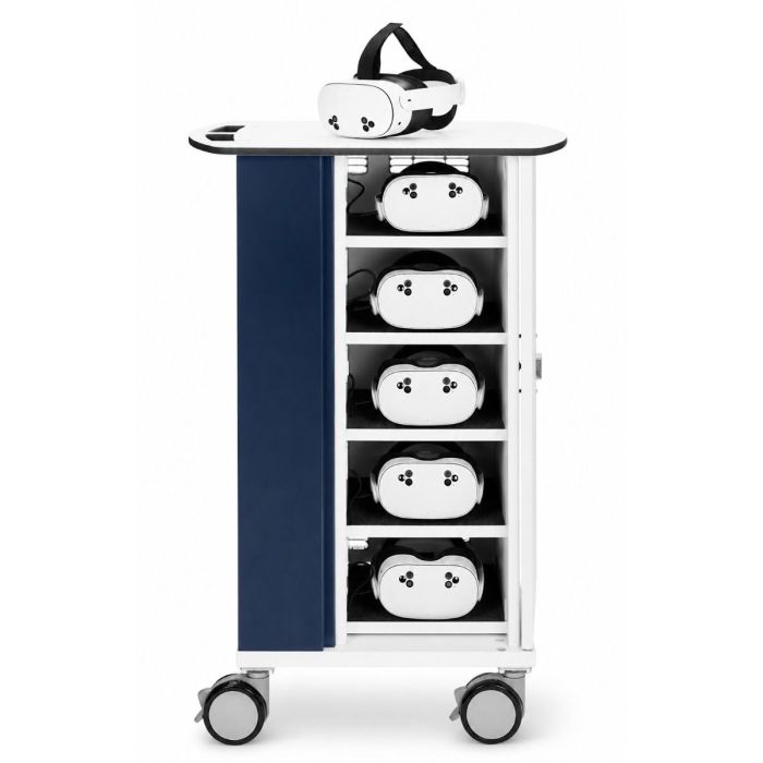 Seitenansicht des Zioxi VR-Headset-Ladewagens mit sechs VR-Headsets in den Schubladen und einem oben, mit sichtbarem digitalem Codeschloss.