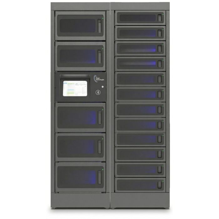 Vorderansicht des modularen Ladeschranks PT-PRO-17 von Power Technologies mit offenen Fächern und Kontrollbildschirm.
