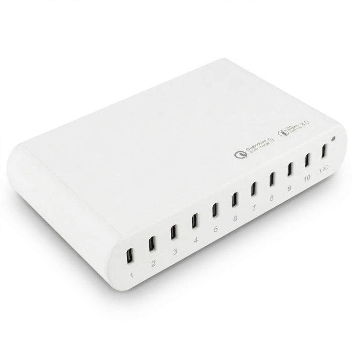 Eckansicht des Torvik OLH-10 USB-C-Ladehubs mit zehn Anschlüssen und LED-Anzeige.