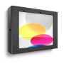 Seitenansicht der Compulocks Apex-Wandhalterung für iPad, mit farbigem Hintergrund und sichtbarem Verriegelungsmechanismus.