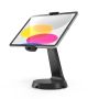 Seitenansicht des Compulocks Mast Apex Tischständers mit Microsoft Surface Pro 11 im Einsatz mit klarem Display.