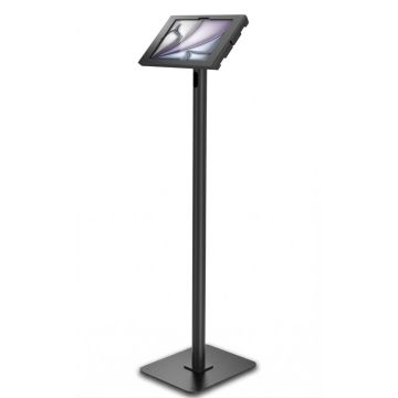 Seitenansicht des Compulocks Swift Apex Bodenständers für iPad Air 11 Zoll, schwarz, mit angewinkeltem Tablet.