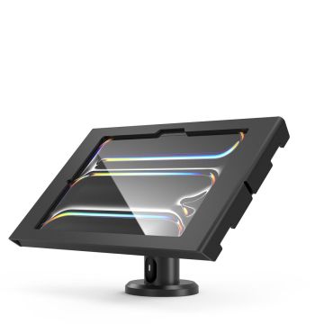 Eckansicht der Compulocks Rise Tischhalterung für iPad Pro 11 Zoll, schwarz, mit klarer, reflektierender Oberfläche.