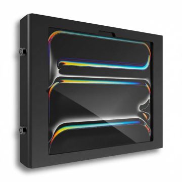 Seitenansicht des schwarzen Compulocks Apex Wandhalters für iPad Pro 13 Zoll, montiert an der Wand mit schlankem Design.