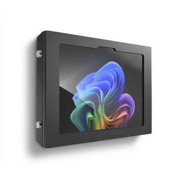 Seitenansicht der Compulocks Apex-Wandhalterung für Microsoft Surface Pro 11, montiert an der Wand mit sichtbarem Tablet.