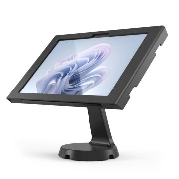 Seitenansicht des Compulocks Mast Apex Tischständers mit Microsoft Surface Pro 11 im Einsatz mit klarem Display.