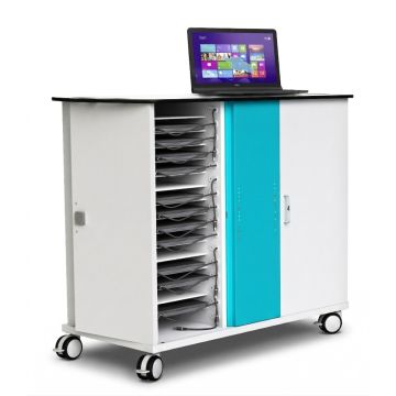 Seitenansicht des Zioxi onView2 Laptop-Ladewagens mit offenen Fächern für 32 Laptops und einem Laptop auf der Oberseite.