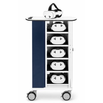 Seitenansicht des Zioxi VR-Headset-Ladewagens mit einem Headset oben und sechs Headsets in den Fächern.