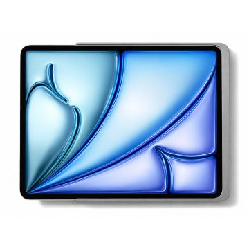 Detailansicht der Displine Dame Wall Home 2.0 Wandhalterung mit einem iPad Air 13 Zoll, die das Titan-Finish und das elegante Design hervorhebt.